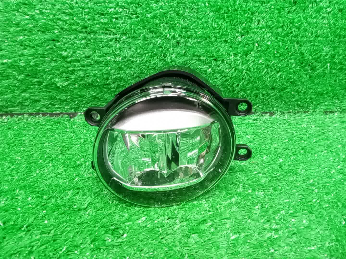 Туманка левая передняя TOYOTA CROWN AWS210 81220-48051 1 ракурс