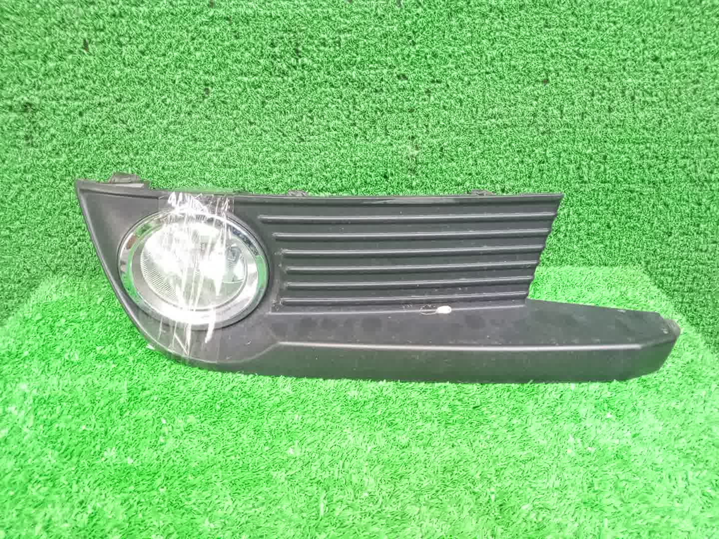 Туманка левая передняя TOYOTA NOAH ZRR80G 1 ракурс