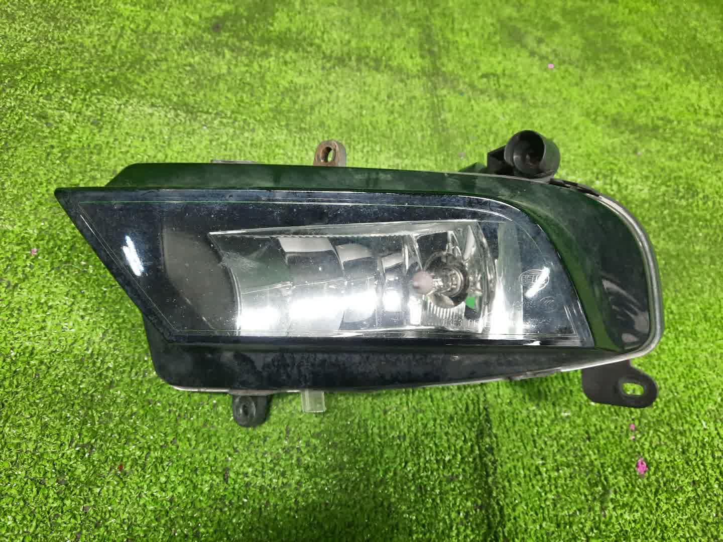 Туманка левая передняя AUDI A4 8K2, B8, 8K5 1 ракурс Туманка левая передняя AUDI A4 8K2, B8, 8K5 1 ракурс