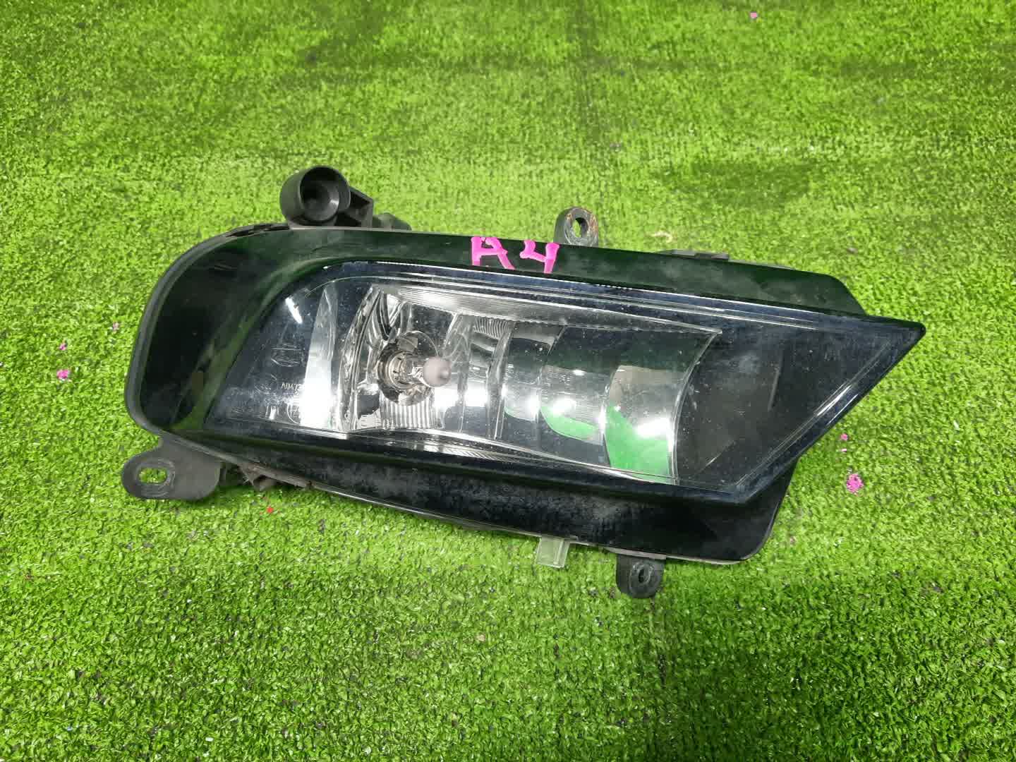 Туманка правая передняя AUDI A4 8K2, B8, 8K5 1 ракурс Туманка правая передняя AUDI A4 8K2, B8, 8K5 1 ракурс