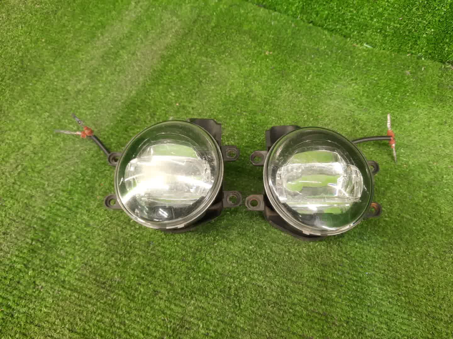 Туманка левая TOYOTA RAV4 AXAH52 1 ракурс