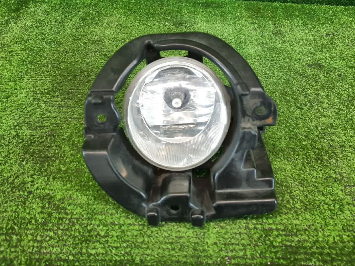 Туманка левая передняя TOYOTA PORTE NCP141 1 ракурс Туманка левая передняя TOYOTA PORTE NCP141 1 ракурс