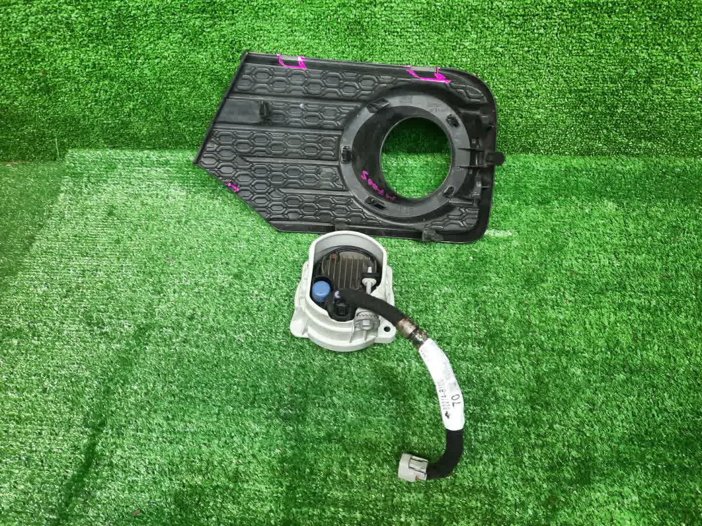 Туманка левая передняя DAIHATSU BOON M700S 52713-B1060 2 ракурс