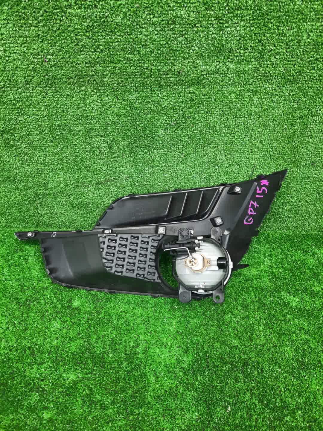 Туманка правая SUBARU IMPREZA GPE 84501-FJ000 2 ракурс