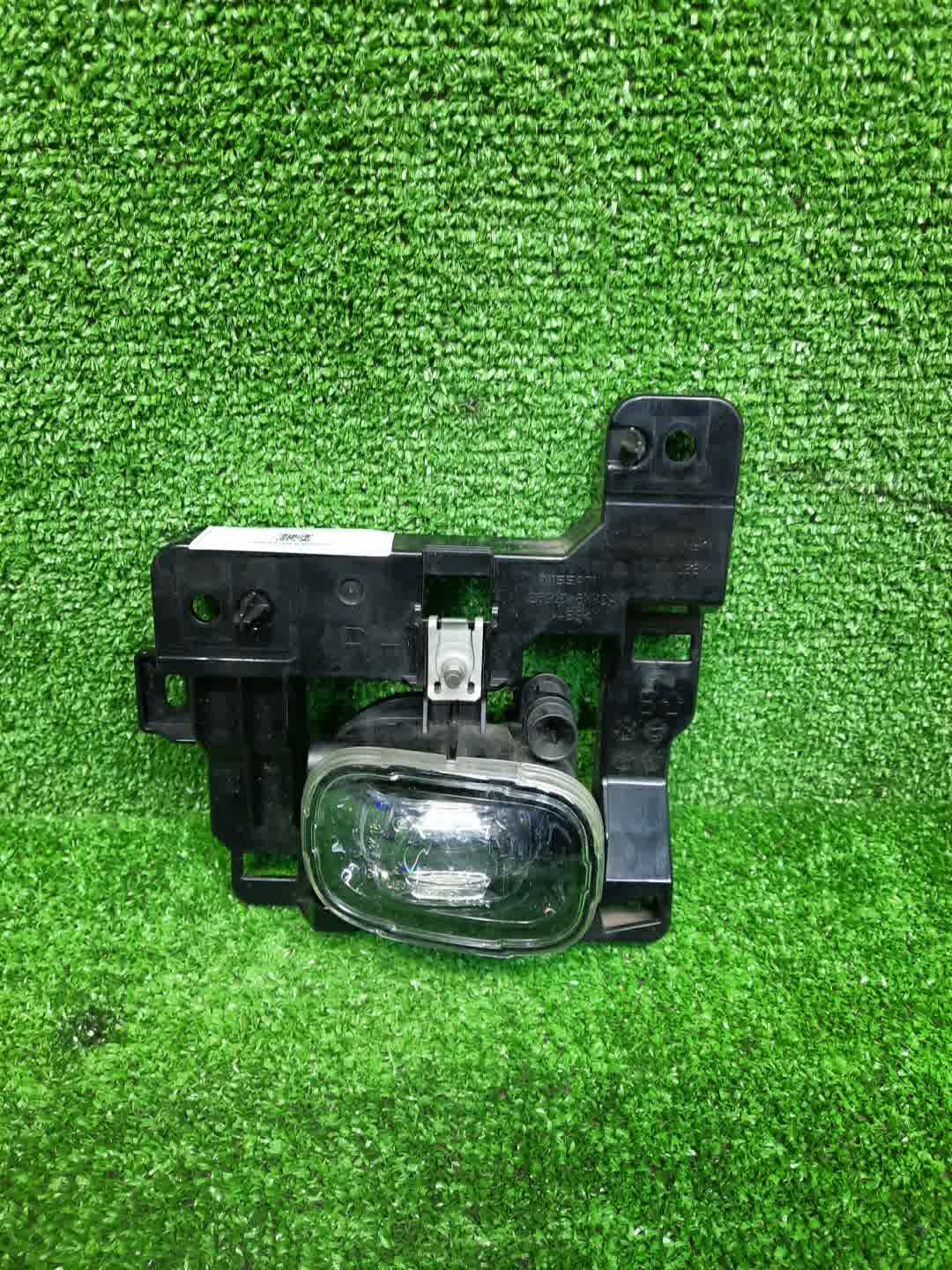 Туманка правая передняя NISSAN NOTE E13 222-321-52 1 ракурс