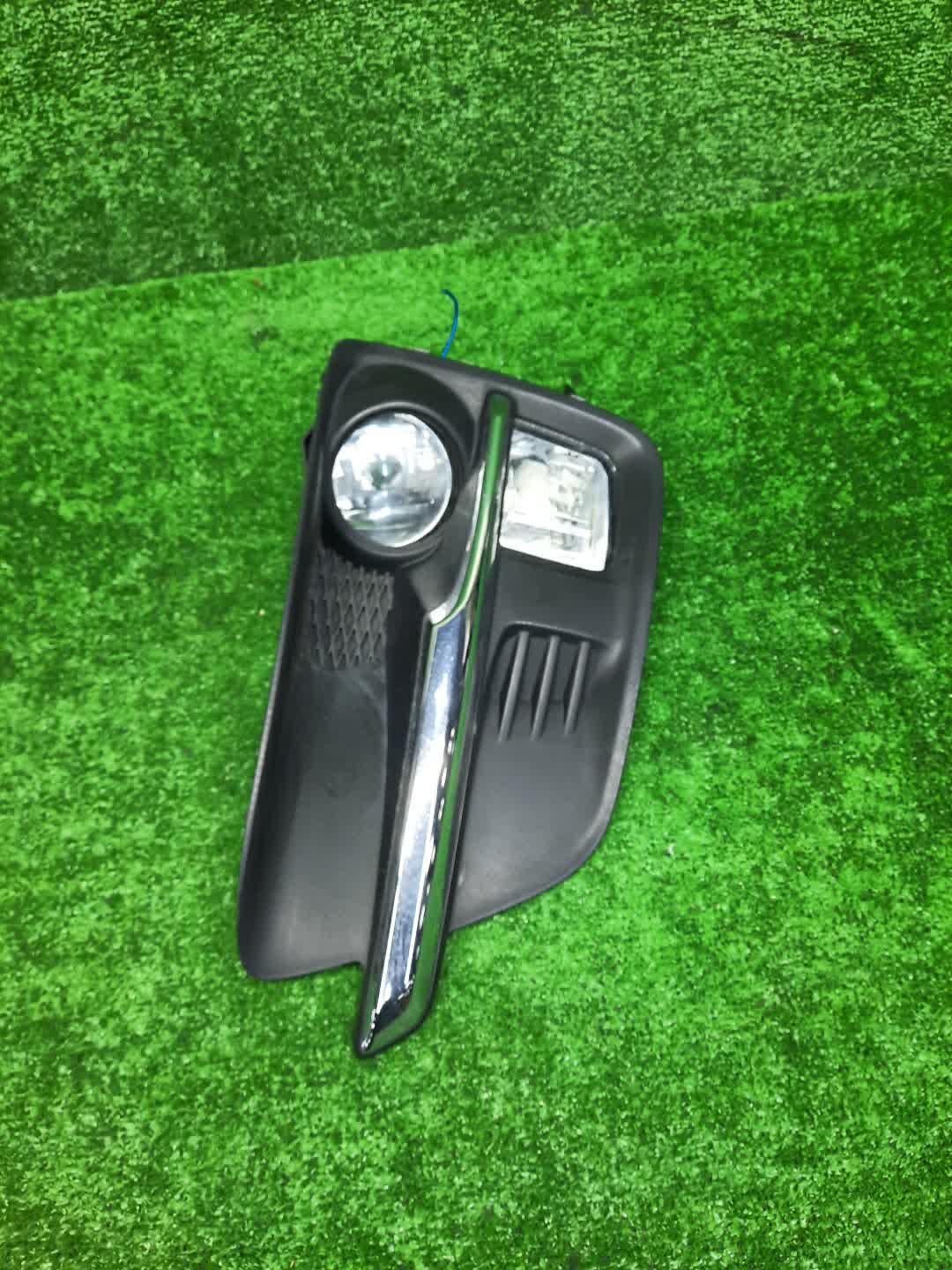 Туманка правая передняя SUBARU LEVORG VM4 57731VA040 2 ракурс