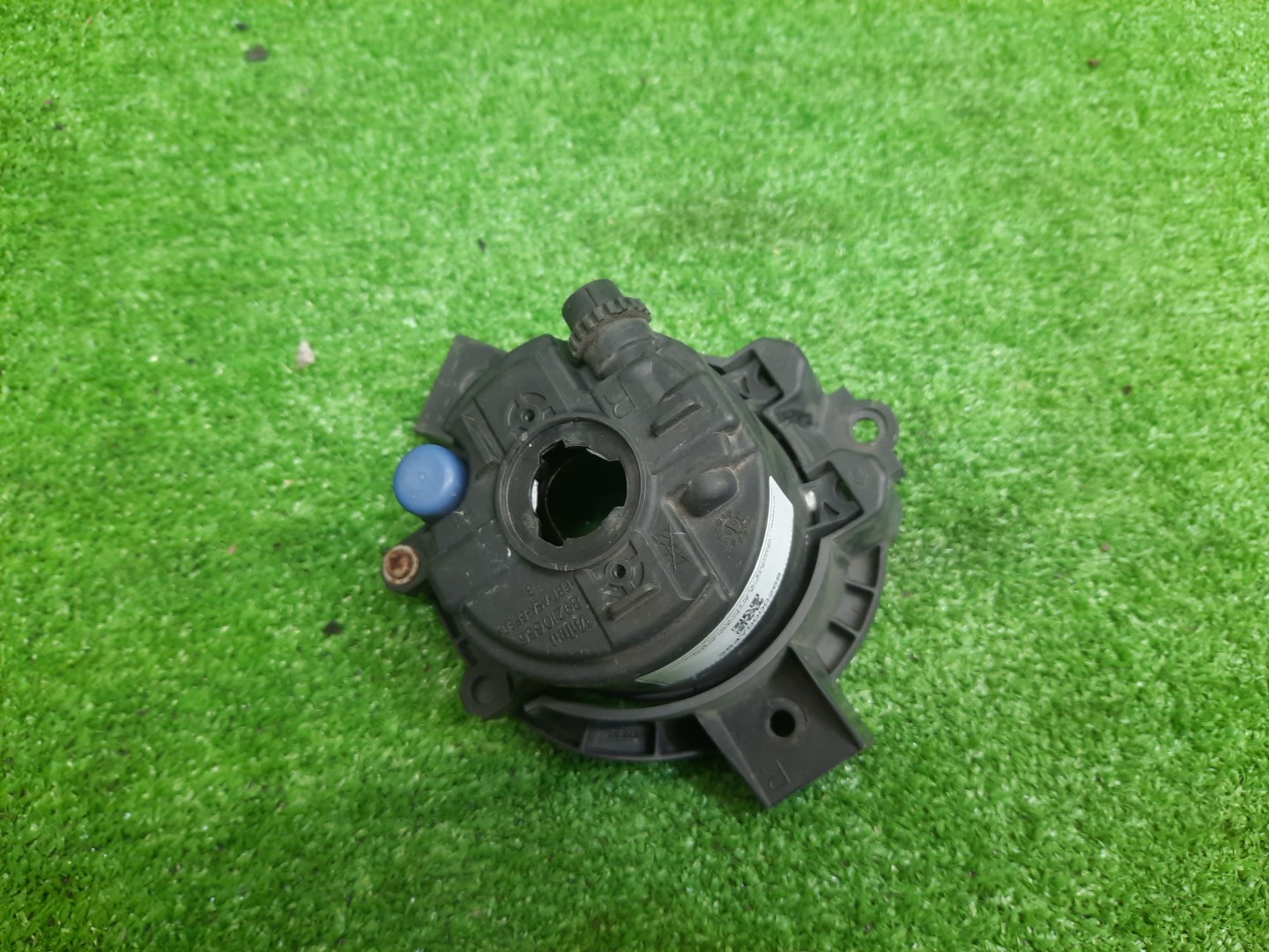 Туманка правая передняя TOYOTA VITZ NCP91 2 ракурс