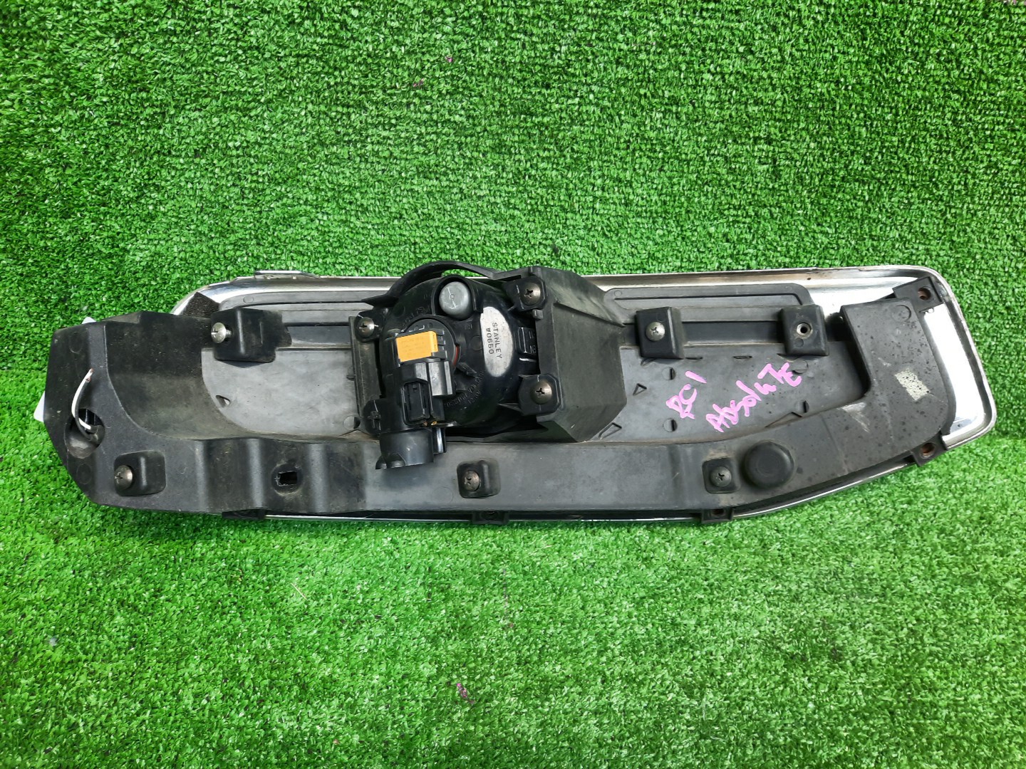Туманка левая передняя HONDA ODYSSEY RC1 2 ракурс