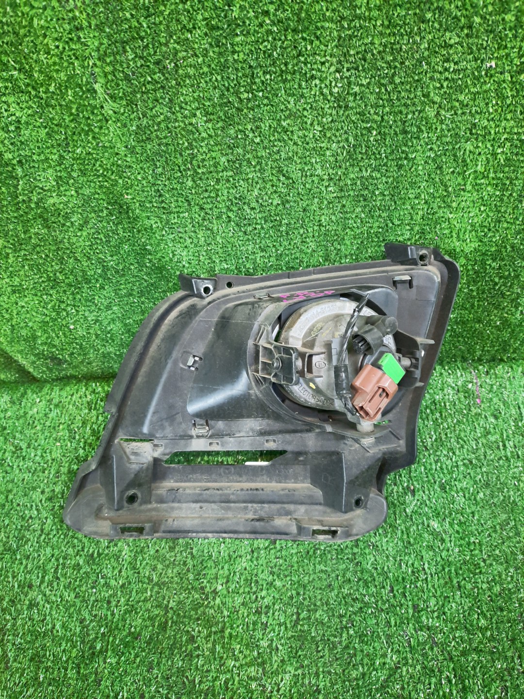 Туманка правая передняя MAZDA MPV LY3P 2 ракурс