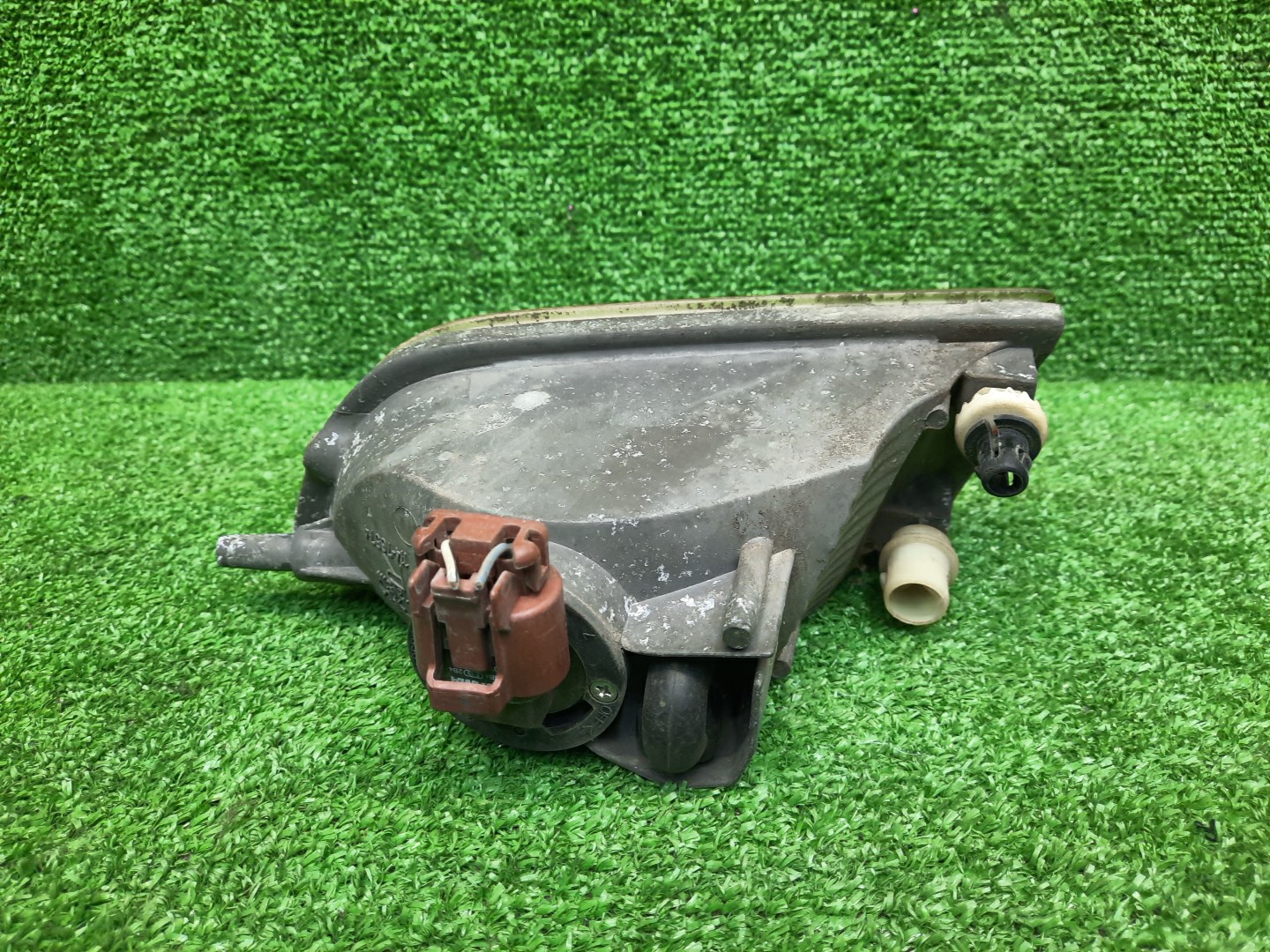 Туманка правая передняя TOYOTA PROGRES JCG10 2 ракурс
