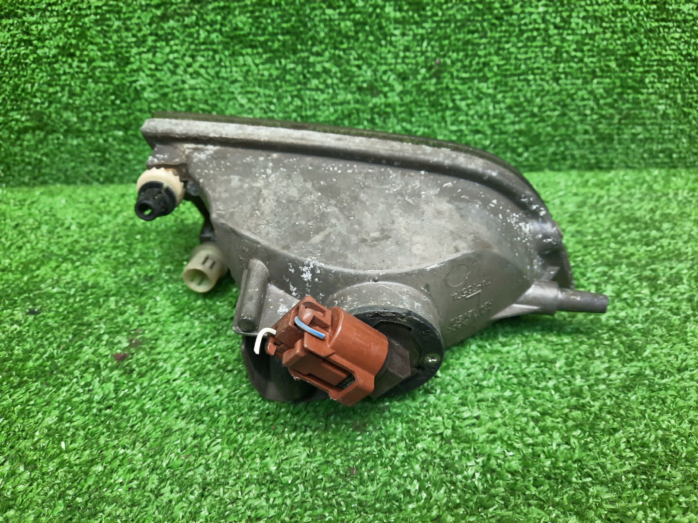Туманка левая передняя TOYOTA PROGRES JCG10 3 ракурс