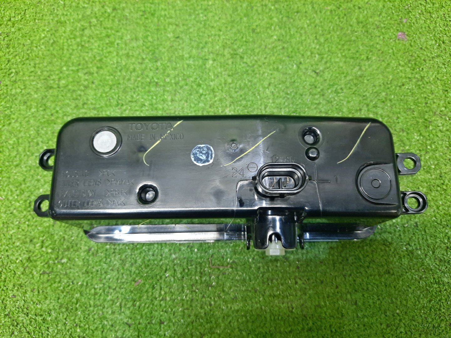 Туманка левая передняя TOYOTA SEQUOIA VXKH85L 81220-0C040 2 ракурс