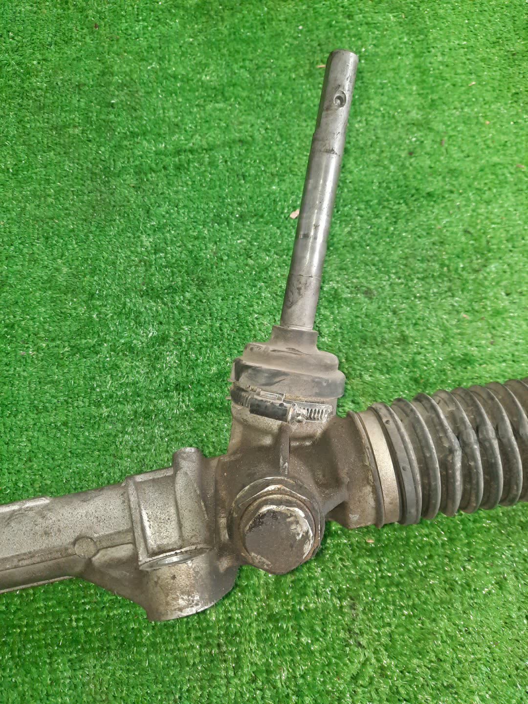 Рулевая рейка передняя NISSAN DUALIS J10, KNJ10, KJ10, NJ10 MR20DE 4 ракурс