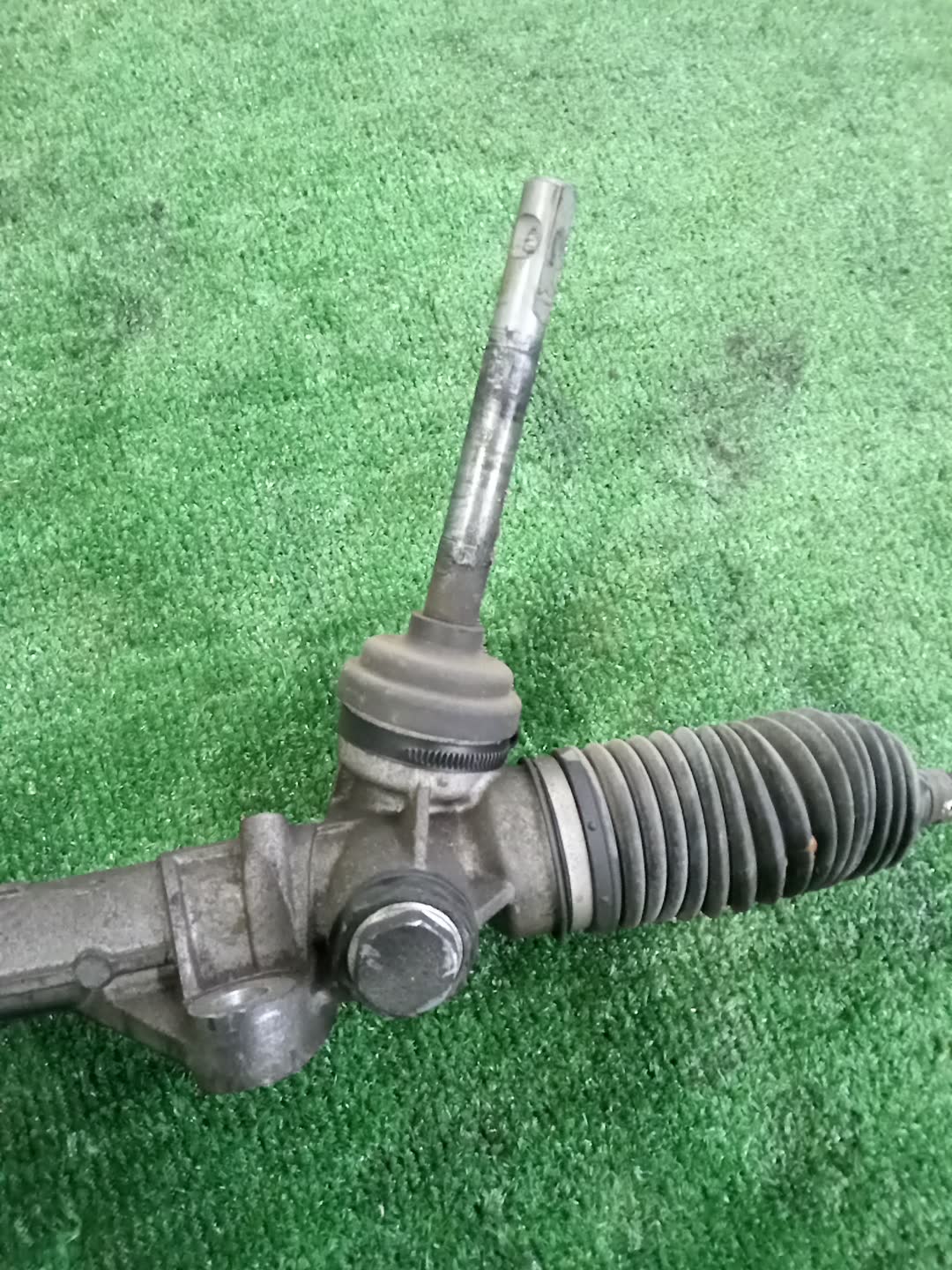 Рулевая рейка передняя NISSAN DUALIS J10, KNJ10, KJ10, NJ10 MR20DE 3 ракурс