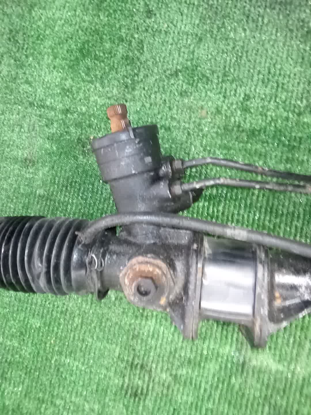 Рулевая рейка передняя MAZDA BONGO SE88T, SSF8W, SE28T, SEF8T, SS28H, SS28V, SE58T, SS58V, SSF8V, SS88H, SS88V, SSE8W F8, RF-T, R2, RF, D5, FE 3 ракурс