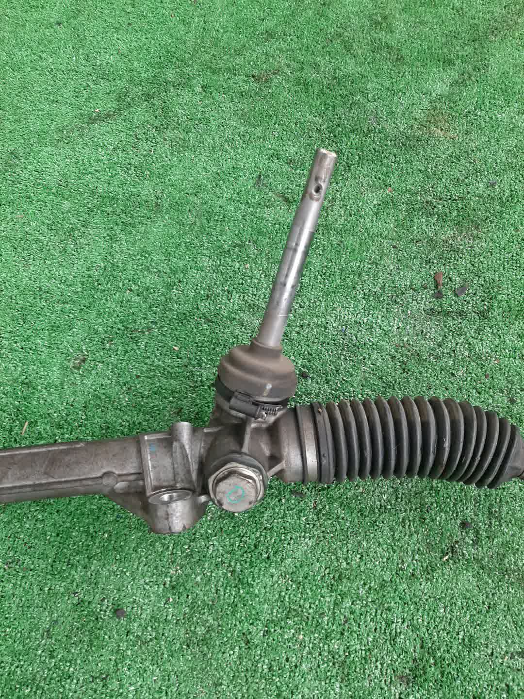 Рулевая рейка передняя NISSAN DUALIS J10, KNJ10, KJ10, NJ10 MR20DE 3 ракурс