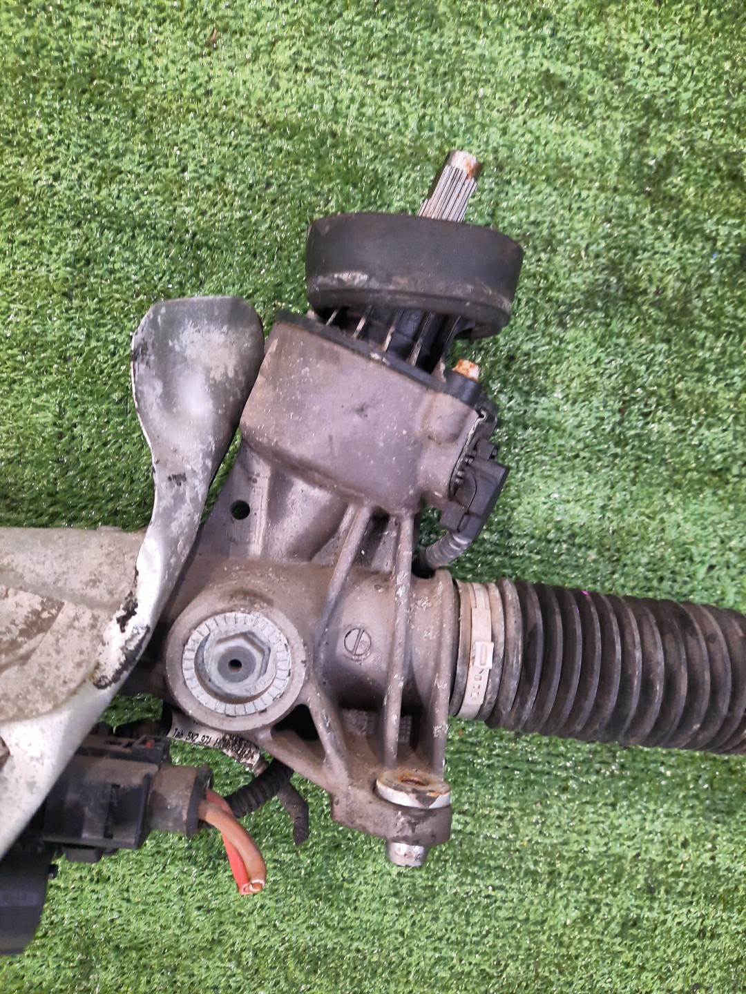 Рулевая рейка передняя VOLKSWAGEN TOURAN 1T1 BVY 3 ракурс