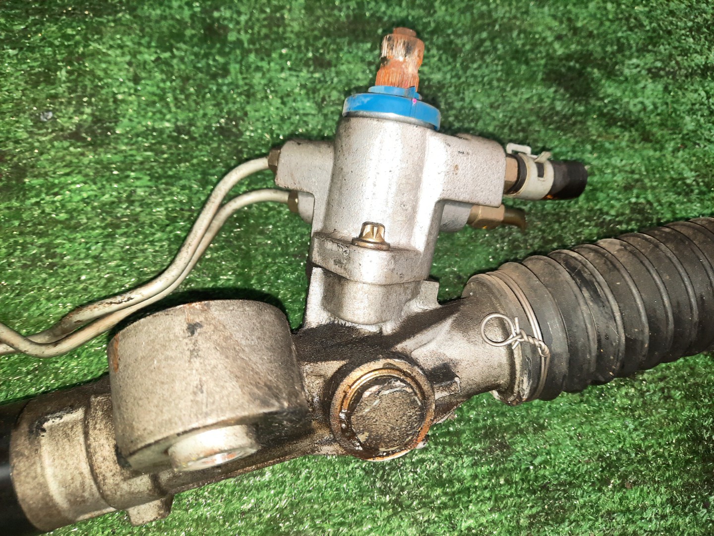 Рулевая рейка передняя NISSAN PRIMERA P12, QP12, TP12, HP12, RP12, WTP12, WHP12, WRP12 QR20DE, QG18DE, SR20VE, QR25DD 3 ракурс Рулевая рейка передняя NISSAN PRIMERA P12, QP12, TP12, HP12, RP12, WTP12, WHP12, WRP12 QR20DE, QG18DE, SR20VE, QR25DD 3 ракурс