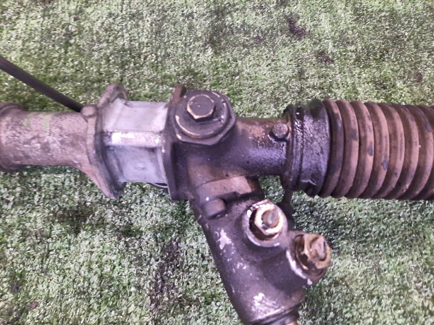 Рулевая рейка передняя SUBARU IMPREZA GC8, GF2, GF3, GF5, GF8, GC2, GF1, GF4, GC1, GF6, GC4, GC5, GC6 EJ20DE, EJ20T, EJ20E, EJ22T, EJ15E, EJ16E, EJ18 3 ракурс