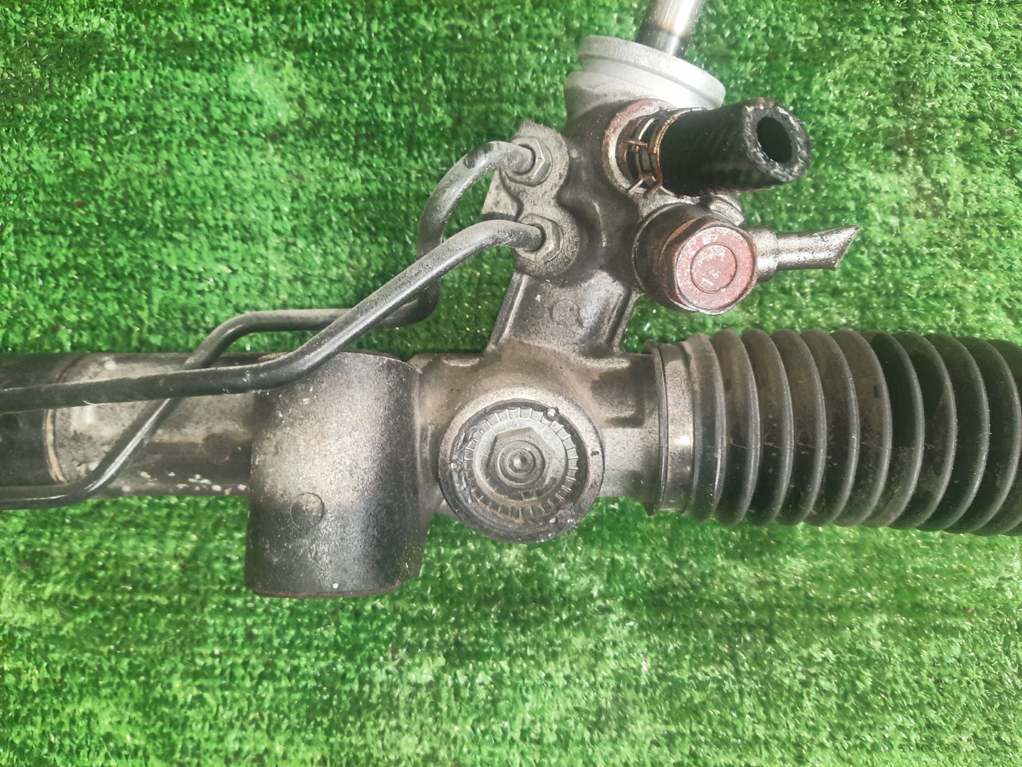 Рулевая рейка передняя MITSUBISHI GALANT, LANCER, OUTLANDER, GALANT FORTIS, LANCER EVOLUTION CX6A, CX4A, CX3A, CY4A, CZ4A, CY3A, CY6A, CW4W, CW5W 4J10, 4B11, 4B10, 4B11T, 4B12 3 ракурс Рулевая рейка передняя MITSUBISHI GALANT, LANCER, OUTLANDER, GALANT FORTIS, LANCER EVOLUTION CX6A, CX4A, CX3A, CY4A, CZ4A, CY3A, CY6A, CW4W, CW5W 4J10, 4B11, 4B10, 4B11T, 4B12 3 ракурс