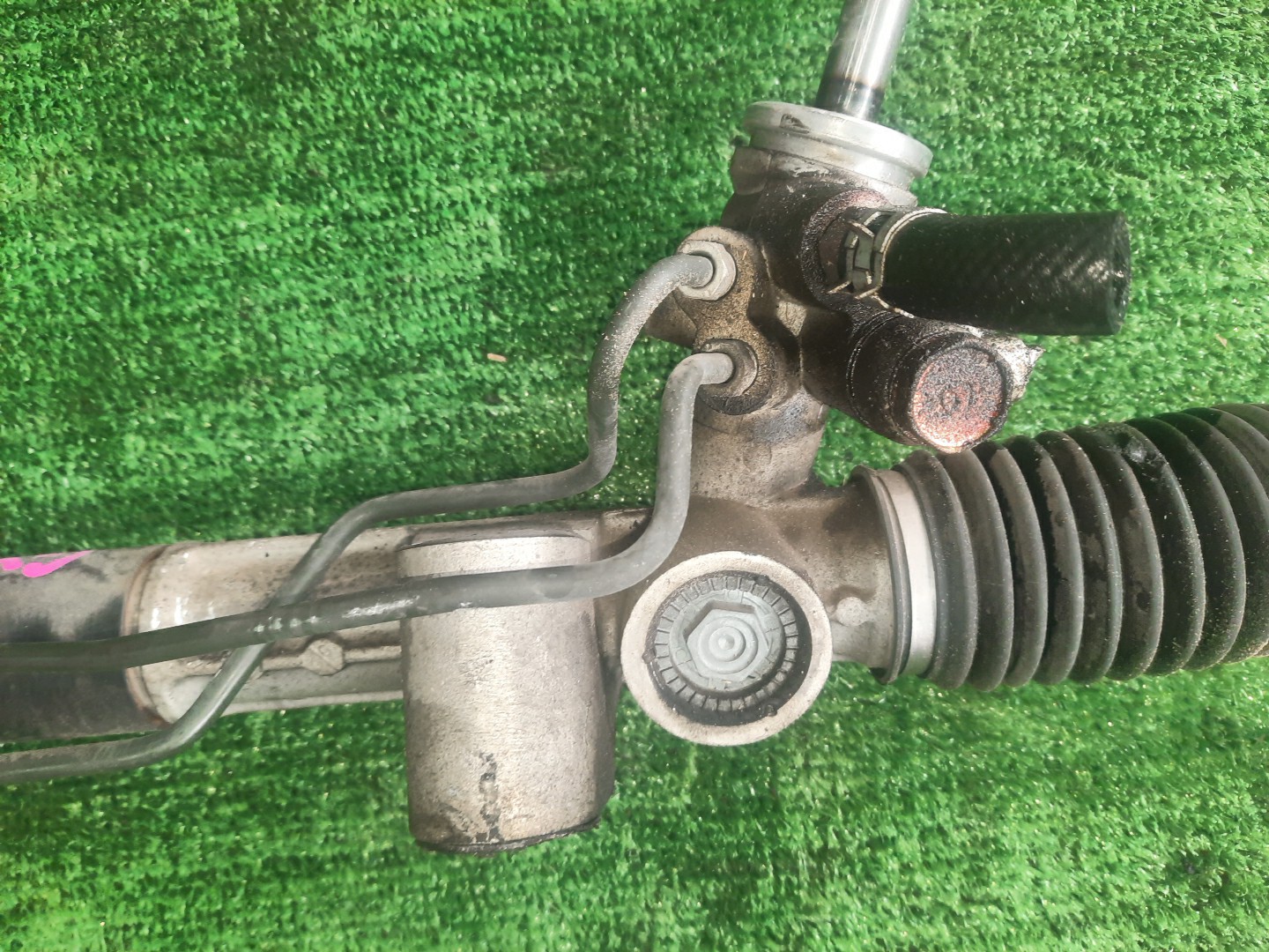 Рулевая рейка передняя MITSUBISHI GALANT, LANCER, OUTLANDER, GALANT FORTIS, LANCER EVOLUTION CX6A, CX4A, CX3A, CY4A, CZ4A, CY3A, CY6A, CW4W, CW5W 4J10, 4B11, 4B10, 4B11T, 4B12 3 ракурс Рулевая рейка передняя MITSUBISHI GALANT, LANCER, OUTLANDER, GALANT FORTIS, LANCER EVOLUTION CX6A, CX4A, CX3A, CY4A, CZ4A, CY3A, CY6A, CW4W, CW5W 4J10, 4B11, 4B10, 4B11T, 4B12 3 ракурс