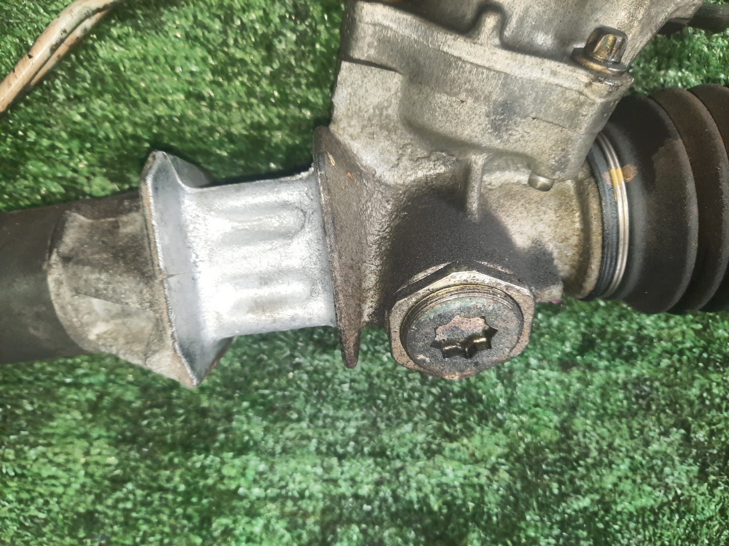 Рулевая рейка передняя NISSAN AVENIR PNW10 SR20DE 3 ракурс