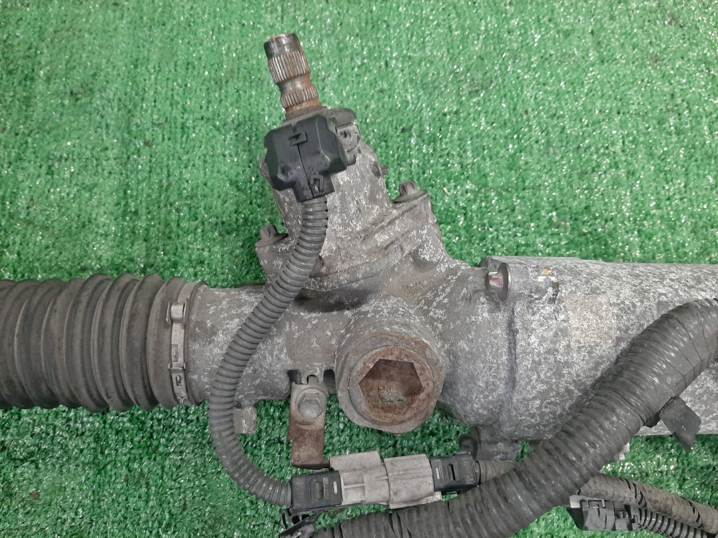 Рулевая рейка передняя LEXUS IS350 GSE21 2GR-FSE 3 ракурс Рулевая рейка передняя LEXUS IS350 GSE21 2GR-FSE 3 ракурс