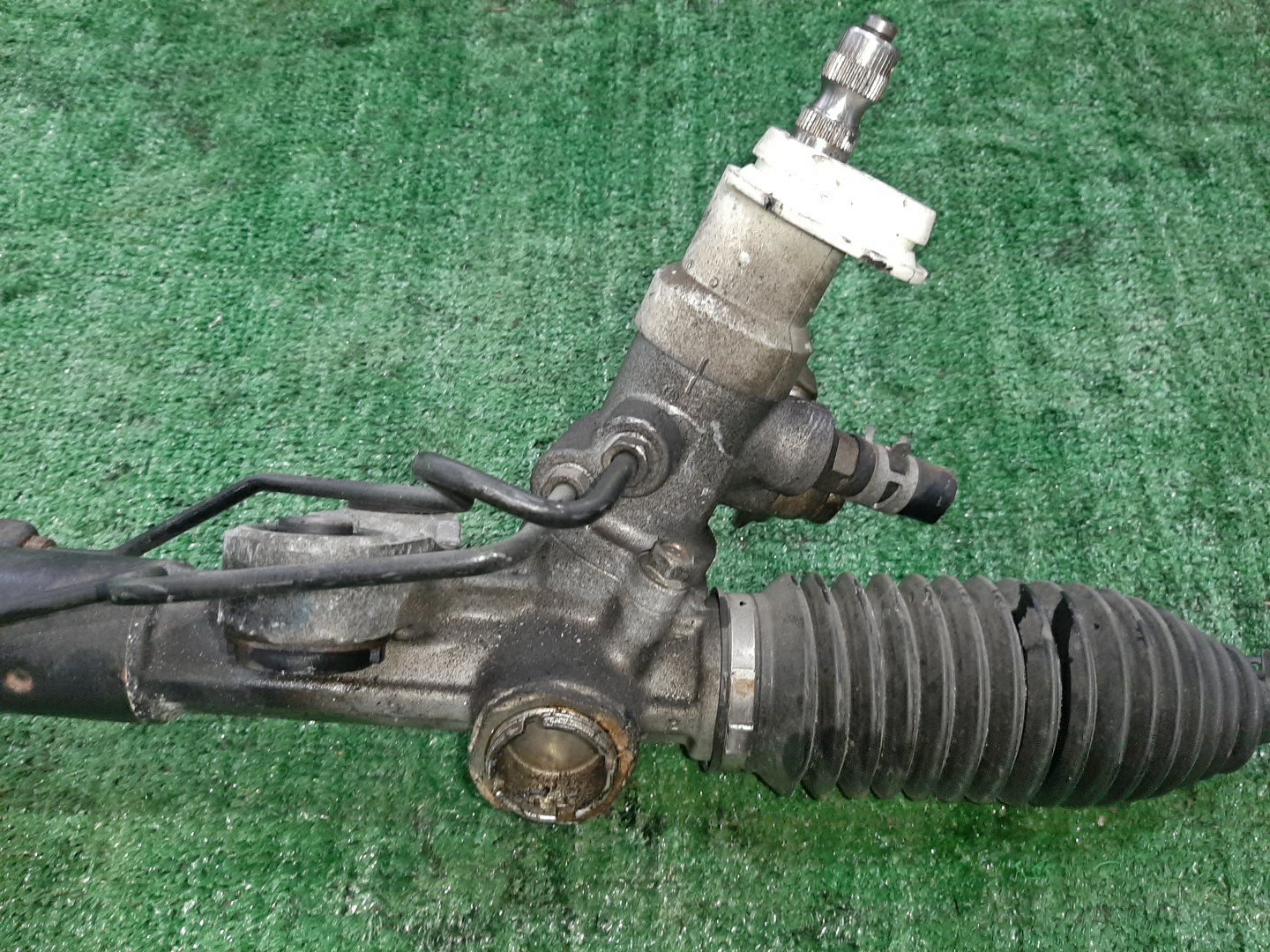 Рулевая рейка передняя MITSUBISHI CHARIOT GRANDIS, GRANDIS NA4W 4G69 3 ракурс