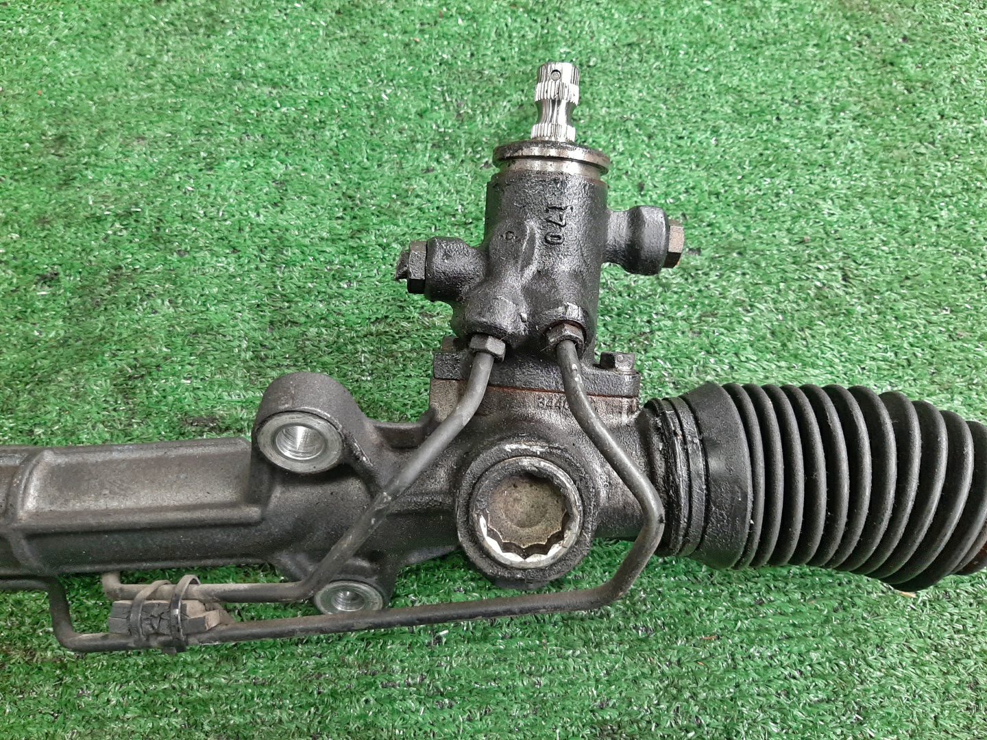 Рулевая рейка передняя MITSUBISHI GALANT, LEGNUM, ASPIRE EA1A, EA7A, EA3A, EA1W, EA3W, EA4W, EA5W, EA7W 4G93, 4G94, 4G64, 6A12, 6A13 3 ракурс