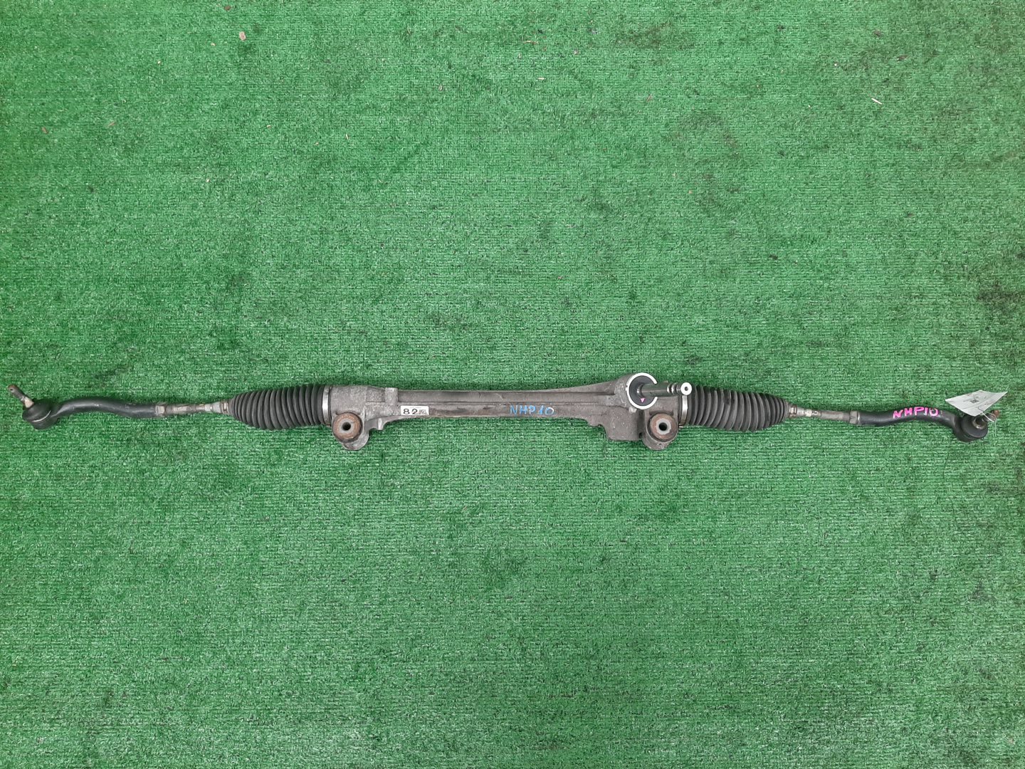 Рулевая рейка передняя TOYOTA AQUA NHP10 1NZ-FXE 1 ракурс Рулевая рейка передняя TOYOTA AQUA NHP10 1NZ-FXE 1 ракурс