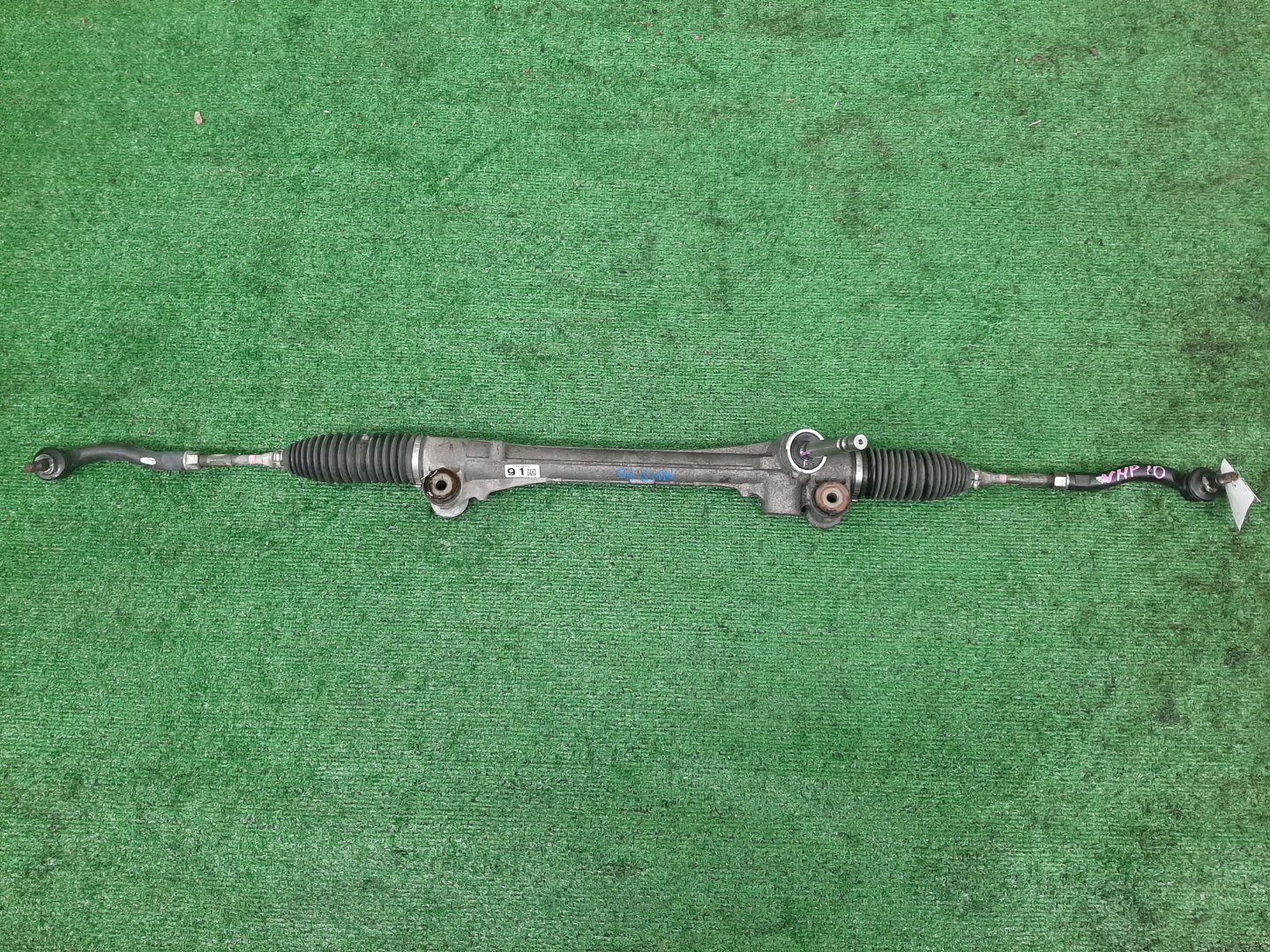Рулевая рейка передняя TOYOTA AQUA NHP10 1NZ-FXE 1 ракурс Рулевая рейка передняя TOYOTA AQUA NHP10 1NZ-FXE 1 ракурс