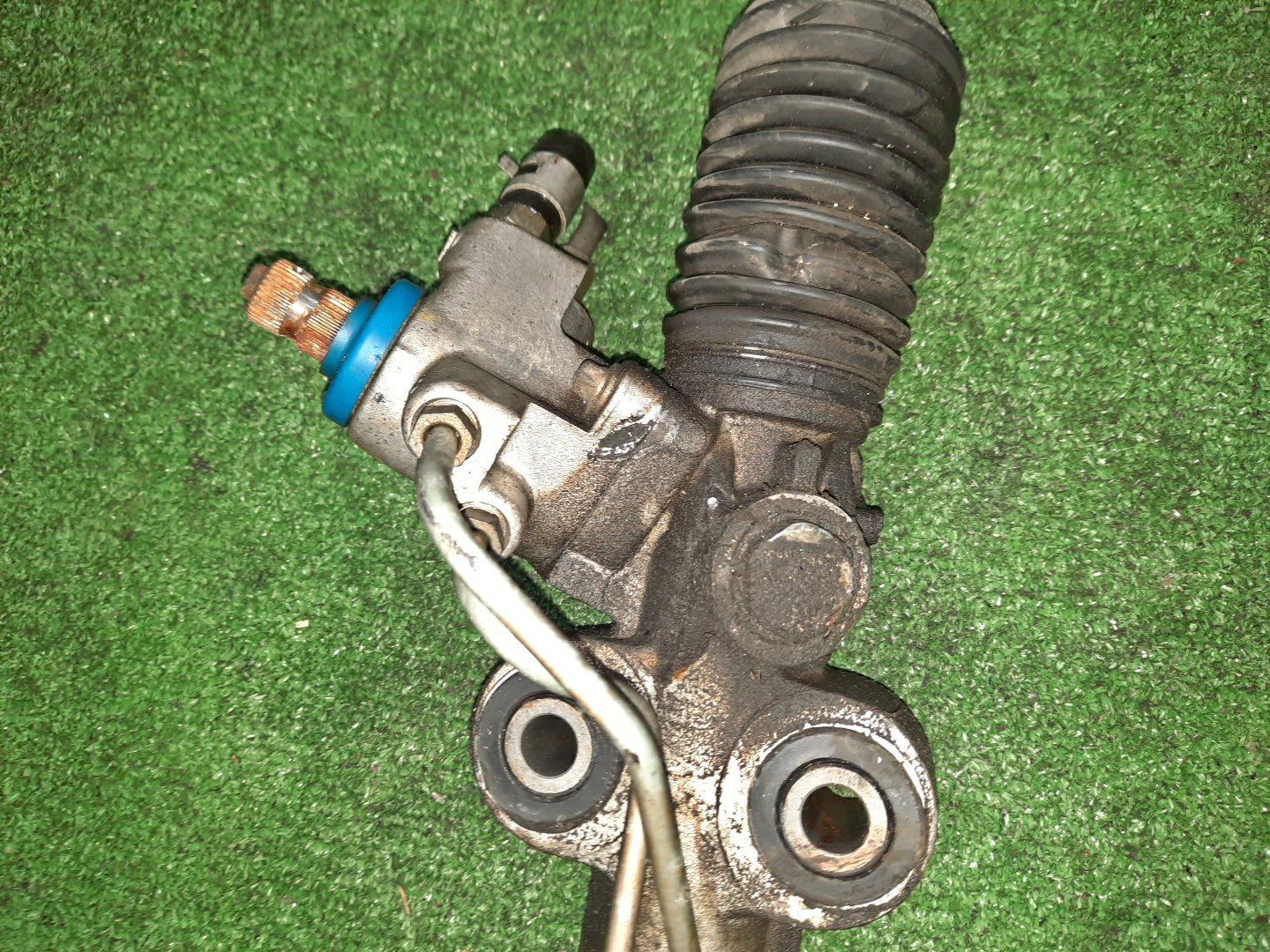 Рулевая рейка передняя NISSAN SKYLINE, STAGEA PV35, V35, HV35, M35, HM35, PM35 VQ35DE, VQ25DD, VQ30DD 3 ракурс Рулевая рейка передняя NISSAN SKYLINE, STAGEA PV35, V35, HV35, M35, HM35, PM35 VQ35DE, VQ25DD, VQ30DD 3 ракурс