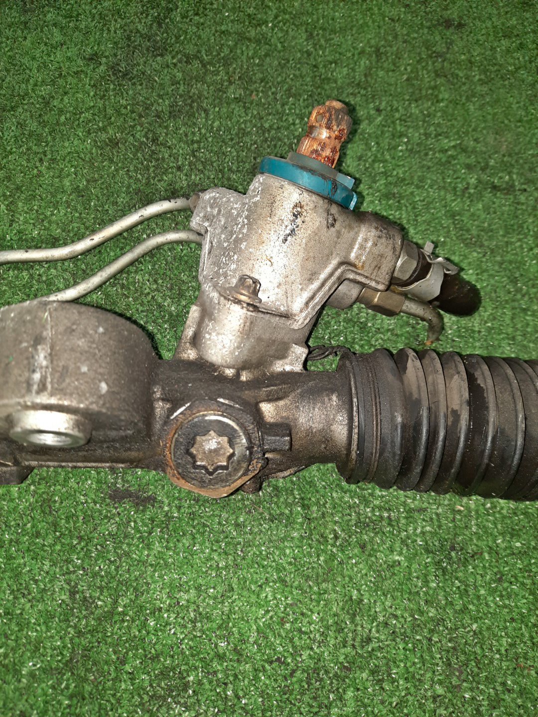 Рулевая рейка передняя NISSAN PRIMERA P12, QP12, TP12, HP12, RP12, WTP12, WHP12, WRP12 QR20DE, QG18DE, SR20VE, QR25DD 3 ракурс Рулевая рейка передняя NISSAN PRIMERA P12, QP12, TP12, HP12, RP12, WTP12, WHP12, WRP12 QR20DE, QG18DE, SR20VE, QR25DD 3 ракурс