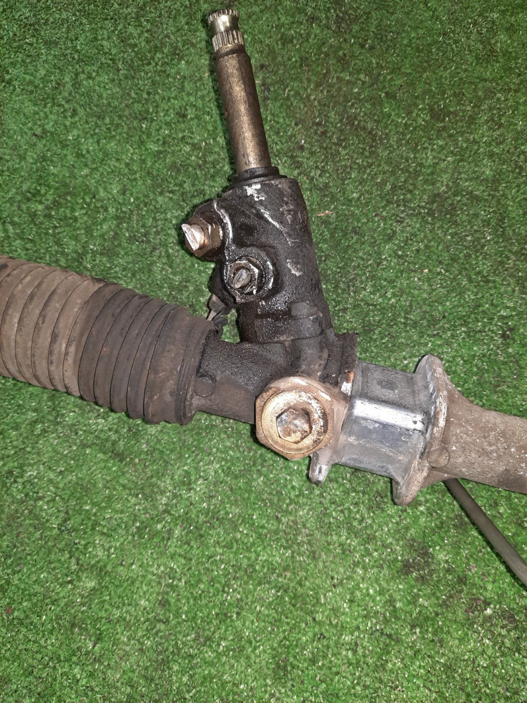 Рулевая рейка передняя SUBARU IMPREZA GC8, GF2, GF3, GF5, GF8, GC2, GF1, GF4, GC1, GF6, GC4, GC5, GC6 EJ20DE, EJ20T, EJ20E, EJ22T, EJ15E, EJ16E, EJ18 3 ракурс