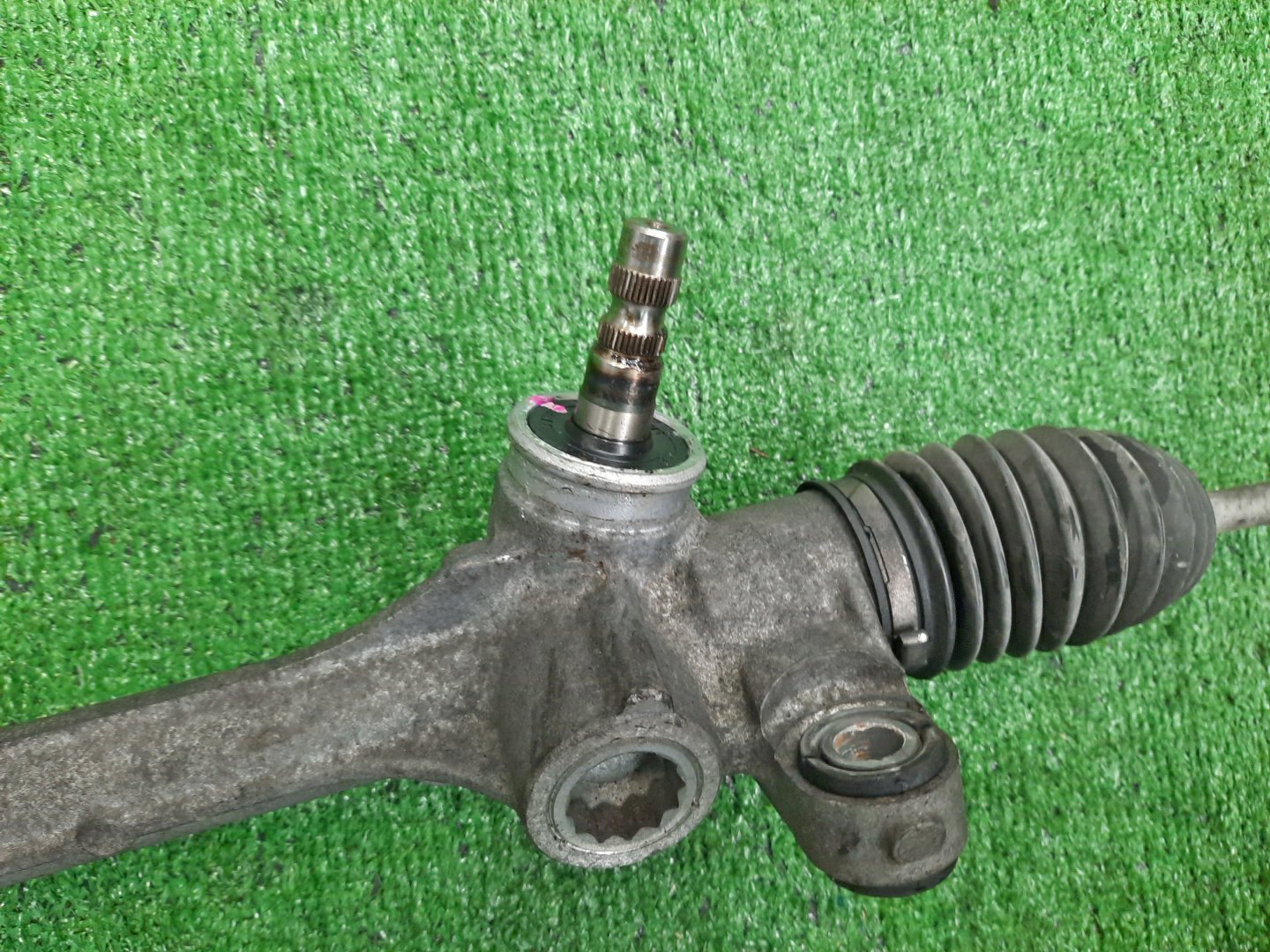 Рулевая рейка передняя TOYOTA COROLLA FIELDER, COROLLA AXIO ZRE142G, NZE141G, NZE141, ZRE142 2ZR-FAE, 2ZR-FE, 1NZ-FE 3 ракурс Рулевая рейка передняя TOYOTA COROLLA FIELDER, COROLLA AXIO ZRE142G, NZE141G, NZE141, ZRE142 2ZR-FAE, 2ZR-FE, 1NZ-FE 3 ракурс