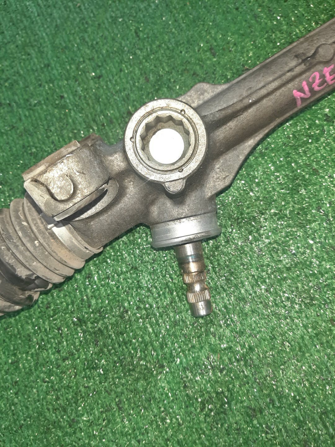 Рулевая рейка передняя TOYOTA COROLLA FIELDER, COROLLA AXIO ZRE142G, NZE141G, NZE141, ZRE142 2ZR-FAE, 2ZR-FE, 1NZ-FE 3 ракурс Рулевая рейка передняя TOYOTA COROLLA FIELDER, COROLLA AXIO ZRE142G, NZE141G, NZE141, ZRE142 2ZR-FAE, 2ZR-FE, 1NZ-FE 3 ракурс