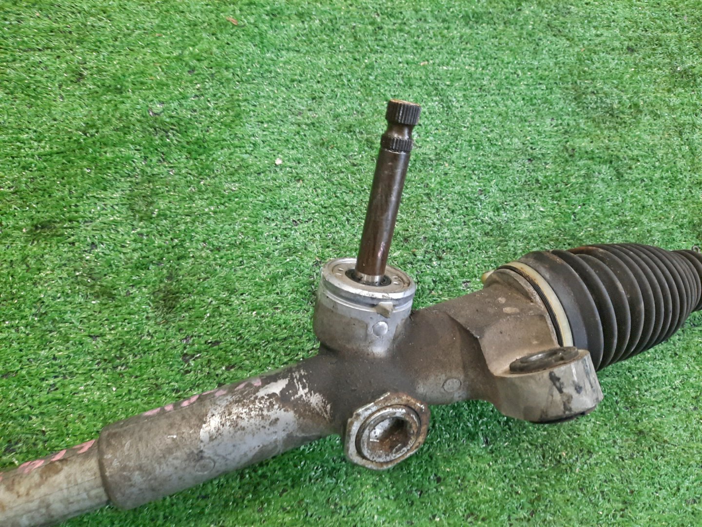 Рулевая рейка передняя TOYOTA PASSO, BB, BOON, COO KGC15, KGC10, QNC10, QNC20, QNC21, QNC25, M301S, M310S, M300S, M401S, M402S, M411S 1KR-FE, K3-VE, 3SZ-VE 3 ракурс Рулевая рейка передняя TOYOTA PASSO, BB, BOON, COO KGC15, KGC10, QNC10, QNC20, QNC21, QNC25, M301S, M310S, M300S, M401S, M402S, M411S 1KR-FE, K3-VE, 3SZ-VE 3 ракурс