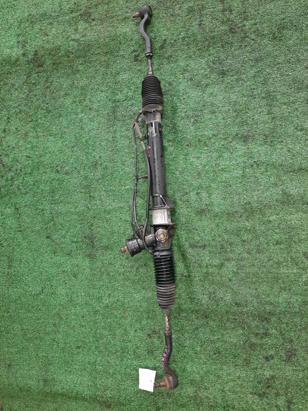 Рулевая рейка передняя MAZDA BONGO, VANETTE SE88T, SSF8W, SE28T, SEF8T, SS28H, SS28V, SE58T, SS58V, SSF8V, SS88H, SS88V, SSE8W, SE58TN, SS88HN, SE88TN, SS28VN, SE28TN, SS58VN, SS28HN, SS88VN F8, RF-T, R2, RF, D5, FE 3 ракурс