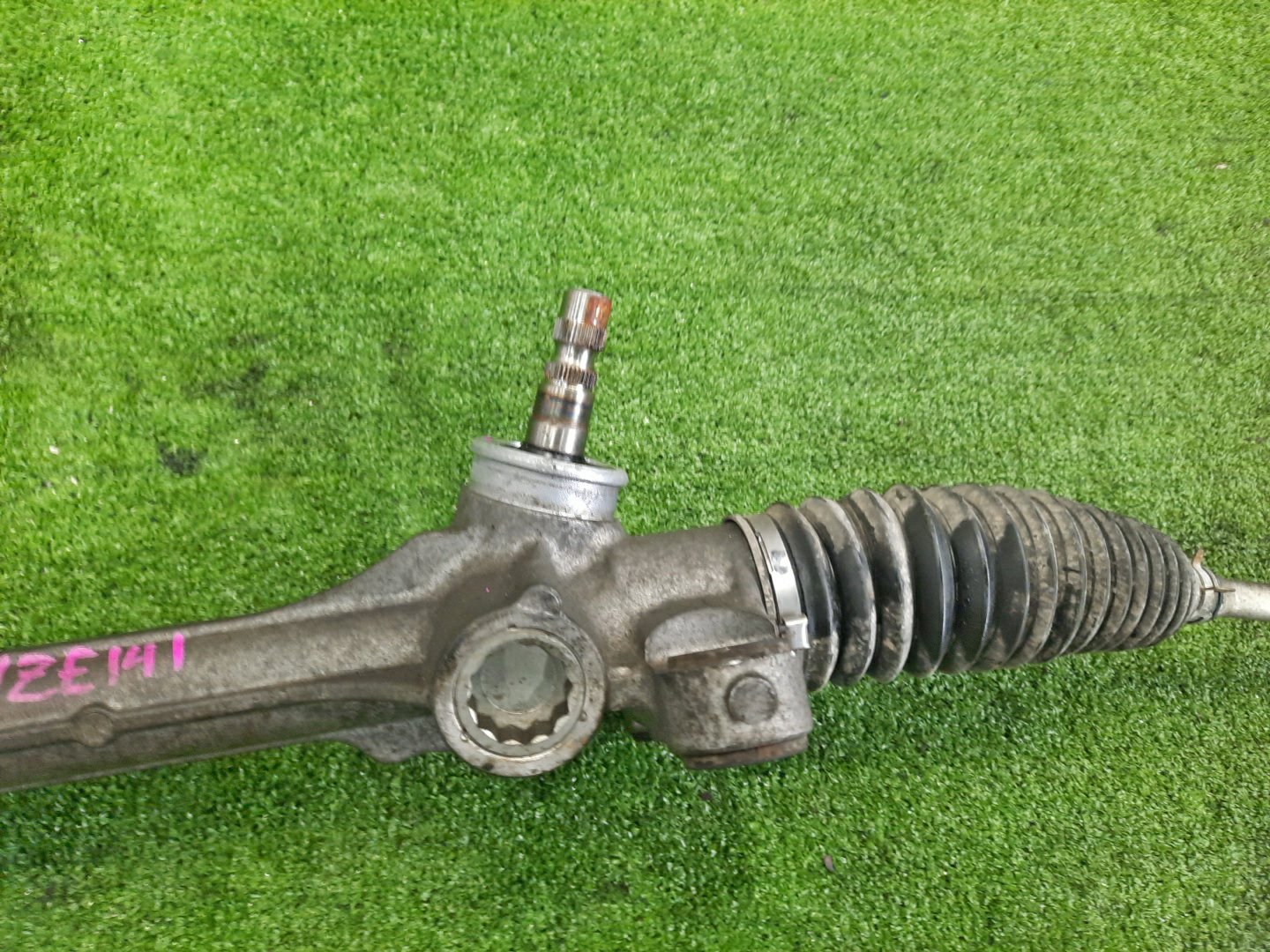 Рулевая рейка передняя TOYOTA COROLLA FIELDER, COROLLA  AXIO ZRE142G, NZE141G, NZE141, ZRE142 2ZR-FAE, 2ZR-FE, 1NZ-FE 3 ракурс