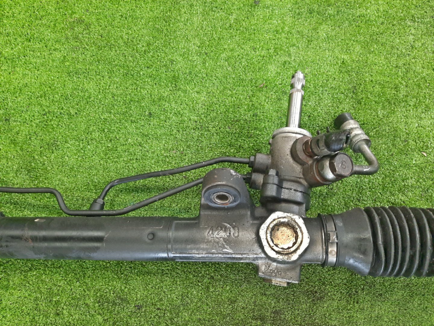 Рулевая рейка передняя MITSUBISHI LANCER CEDIA, LANCER, MIRAGE DINGO CS2A, CS5W, CS5A, CS2W, CS2V, CS6A, CQ1A, CQ2A, CQ5A 4G15, 4G93, 4G93T, 4G94, 4G13 3 ракурс