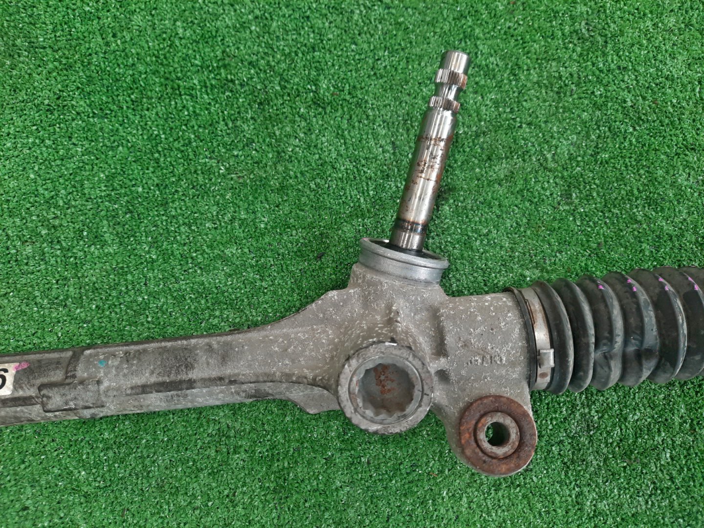 Рулевая рейка передняя TOYOTA AXIO, COROLLA FIELDER, COROLLA  AXIO, FIELDER NZE144, ZRE144, ZRE144G, NZE144G 1NZ-FE, 2ZR-FAE, 2ZR-FE 3 ракурс