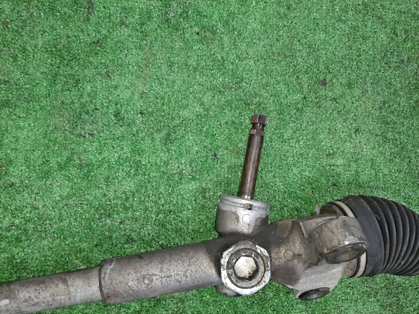 Рулевая рейка передняя TOYOTA PASSO, BB, BOON, COO KGC15, KGC10, QNC10, QNC20, QNC21, QNC25, M301S, M310S, M300S, M401S, M402S, M411S 1KR-FE, K3-VE, 3SZ-VE 3 ракурс Рулевая рейка передняя TOYOTA PASSO, BB, BOON, COO KGC15, KGC10, QNC10, QNC20, QNC21, QNC25, M301S, M310S, M300S, M401S, M402S, M411S 1KR-FE, K3-VE, 3SZ-VE 3 ракурс