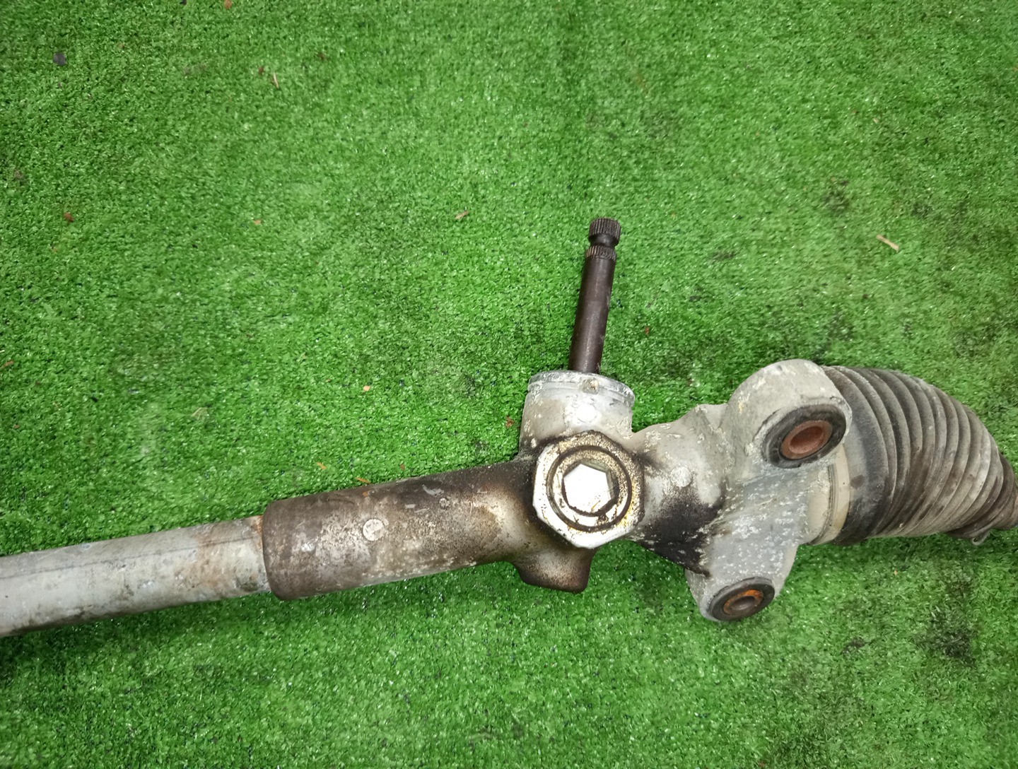 Рулевая рейка передняя TOYOTA PASSO, BB, BOON, COO KGC15, KGC10, QNC10, QNC20, QNC21, QNC25, M301S, M310S, M300S, M401S, M402S, M411S 1KR-FE, K3-VE, 3SZ-VE 3 ракурс
