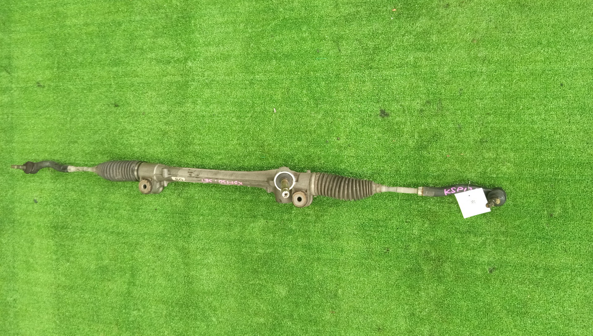 Рулевая рейка передняя TOYOTA VITZ KSP130, NSP130, NHP130, NSP135, NCP131 1KR-FE, 1NR-FE, 1NZ-FXE, 1NZ-FE 1 ракурс Рулевая рейка передняя TOYOTA VITZ KSP130, NSP130, NHP130, NSP135, NCP131 1KR-FE, 1NR-FE, 1NZ-FXE, 1NZ-FE 1 ракурс