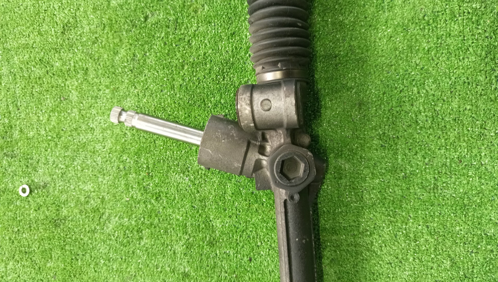 Рулевая рейка передняя SUZUKI SWIFT ZC32S M16A 3 ракурс