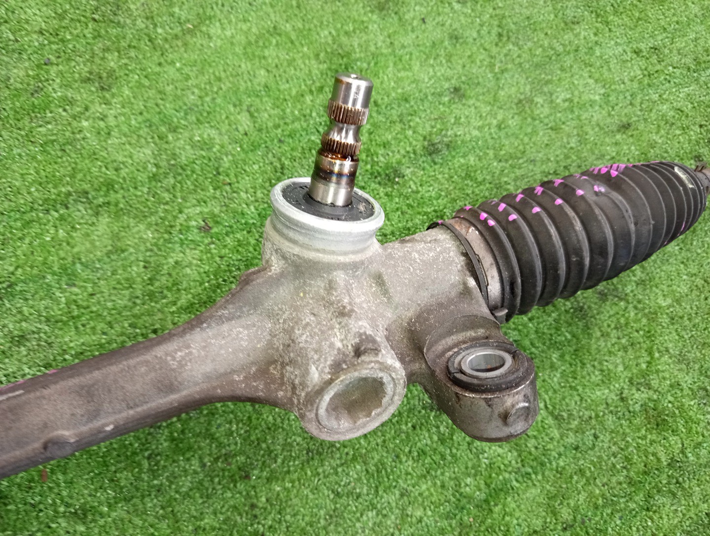 Рулевая рейка передняя TOYOTA COROLLA FIELDER, COROLLA  AXIO ZRE142G, NZE141G, NZE141, ZRE142 2ZR-FAE, 2ZR-FE, 1NZ-FE 3 ракурс