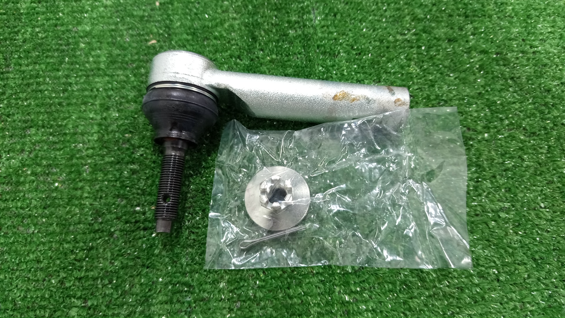 Рулевой наконечник LEXUS RX350 TALA15 45460-49135 1 ракурс Рулевой наконечник LEXUS RX350 TALA15 45460-49135 1 ракурс