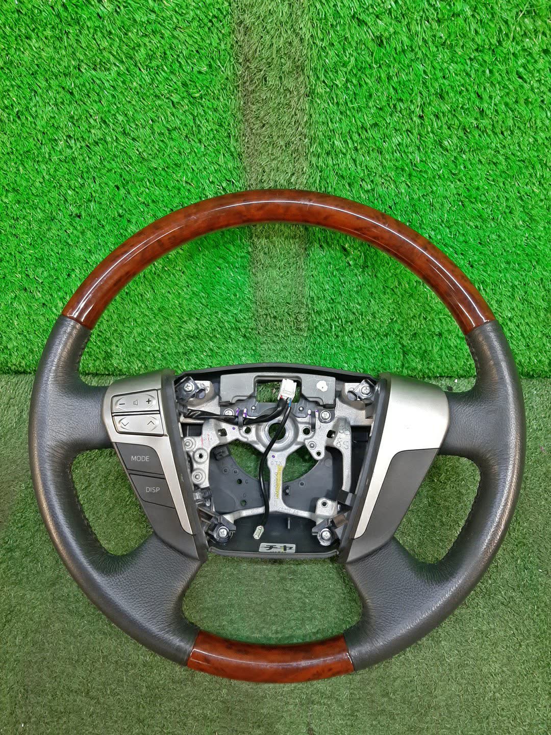 Руль TOYOTA ALPHARD, VELLFIRE ANH25W, GGH25W, GGH20W, ANH20W 1 ракурс Руль TOYOTA ALPHARD, VELLFIRE ANH25W, GGH25W, GGH20W, ANH20W 1 ракурс