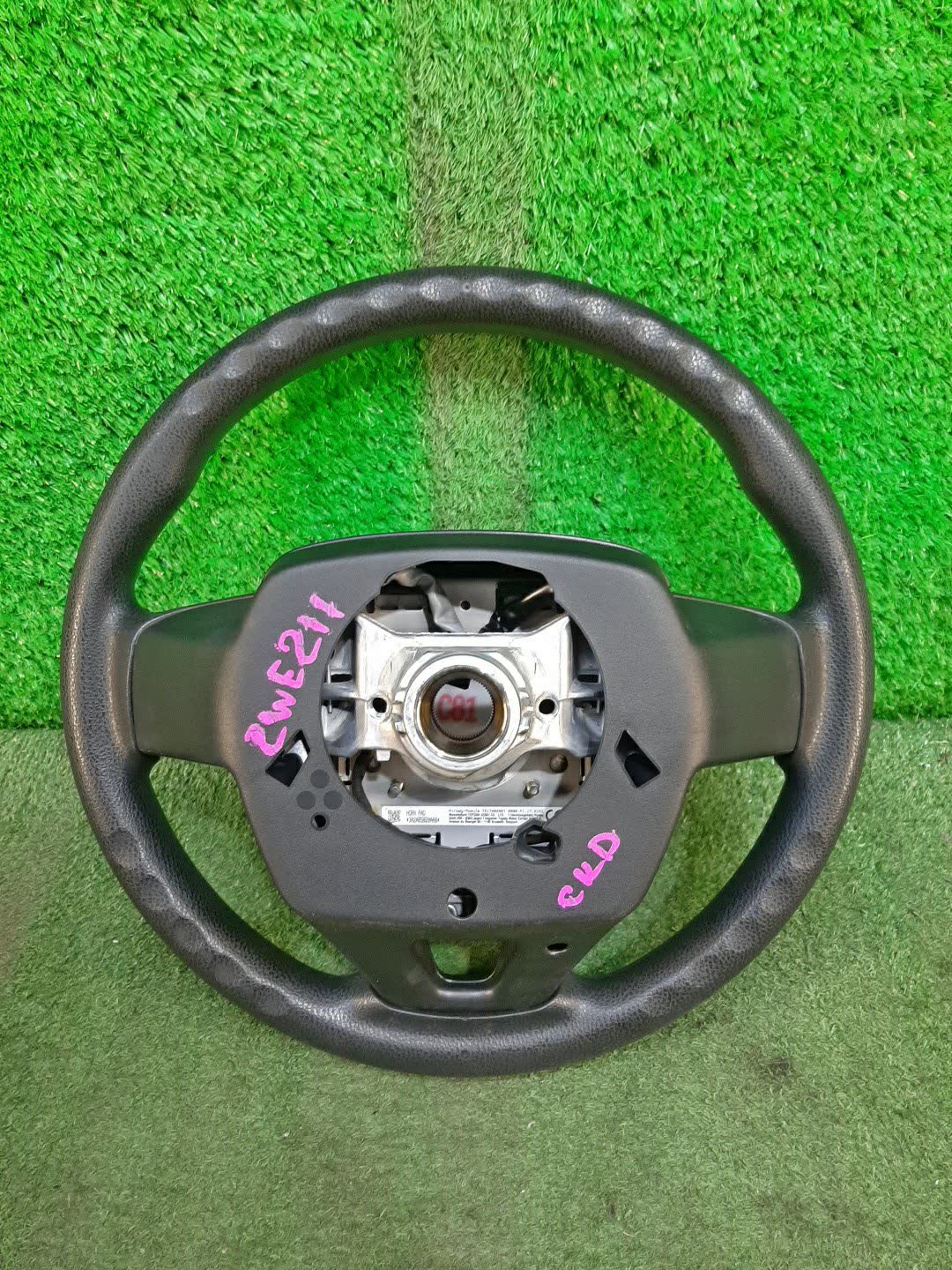 Руль TOYOTA COROLLA ZWE211, ZRE212, NRE210, ZWE214, ZWE214W, ZWE211W, NRE210W, ZRE212W 2 ракурс