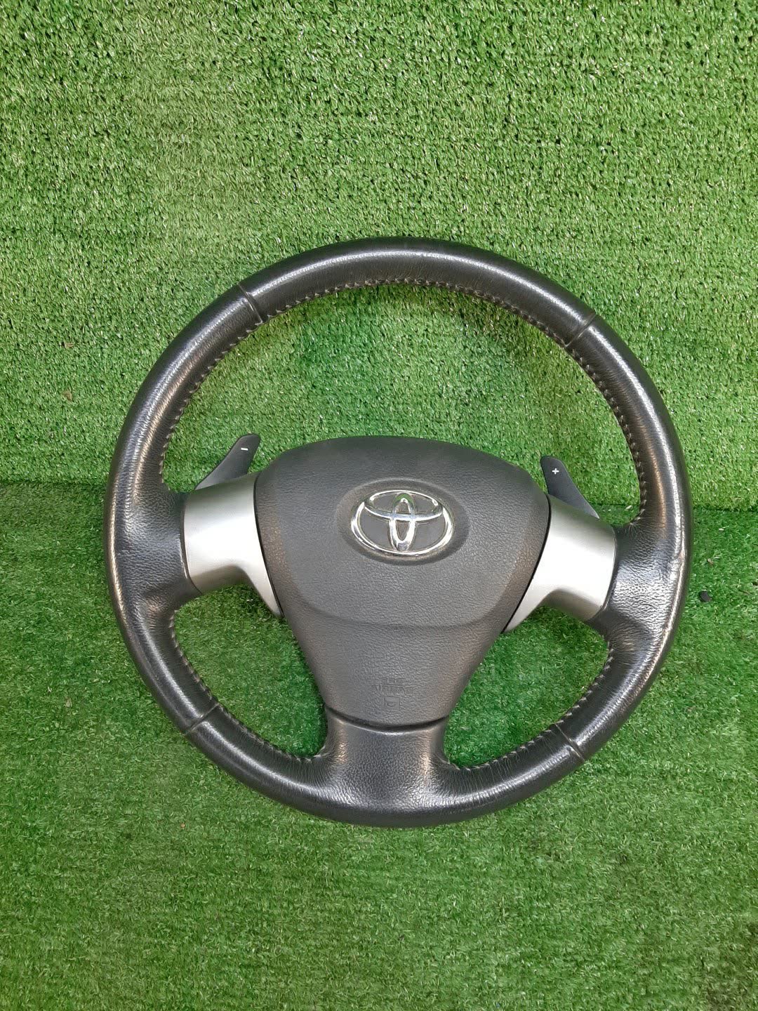 Руль TOYOTA VOXY ZRR70G 1 ракурс
